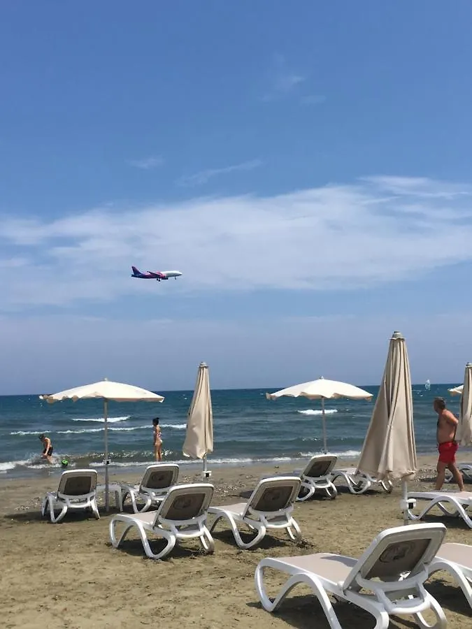 Larnaca Beach Apartment 1A 0*,  키프로스