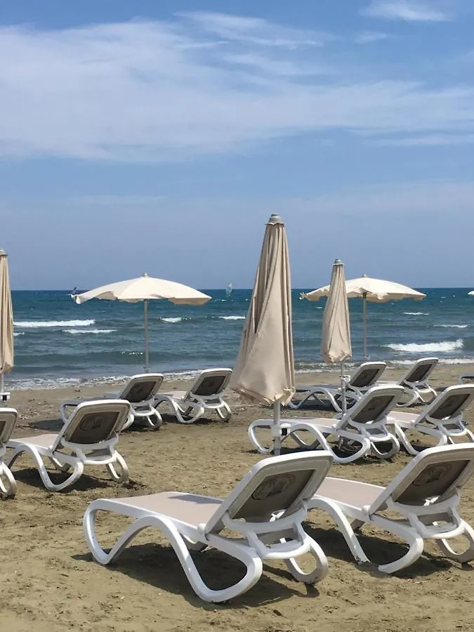 Larnaca Beach Apartment 1A 0*,